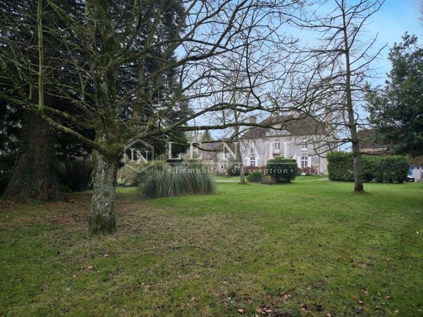 Gentilhommière ornaise du XVIIIe siècle et ses dépendances sur 1 hectare