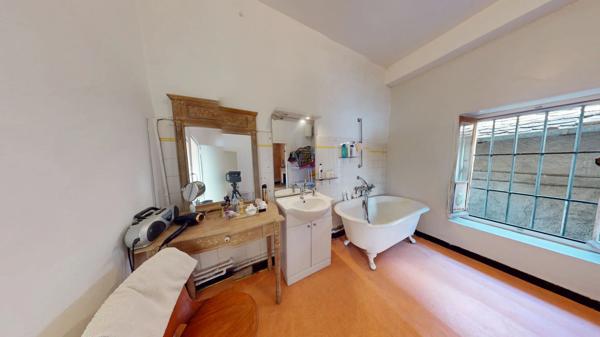 Charmante maison de ville à fort potentiel ? coeur de Pont-de-Beauvoisin