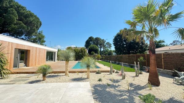 GUJAN-MESTRAS VILLA 204M2 T7 LA HUME, TERRAIN 1100 m², PISCINE, GARAGE