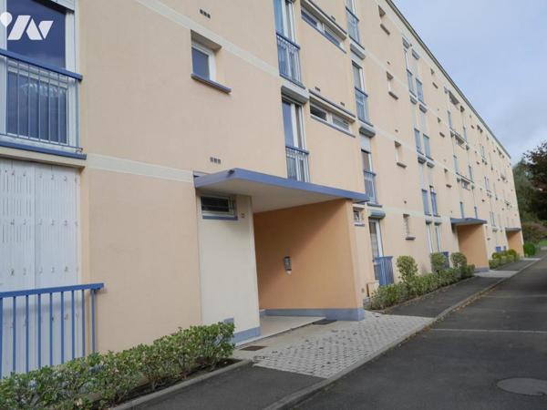 SARAN - RESIDENCE "Les Rives du Lac" - Appartement T3 (75,12 m²) - Parking privatif