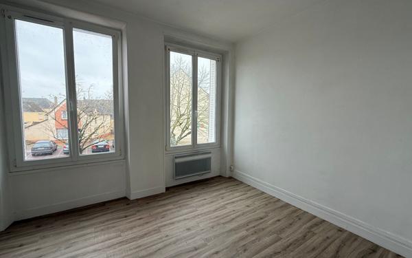 Immeuble à vendre    6 pièces • 152 m2 Marolles-les-Braults