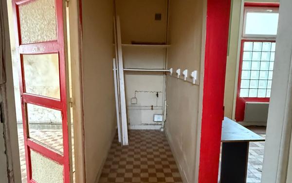 Immeuble à vendre    6 pièces • 152 m2 Marolles-les-Braults