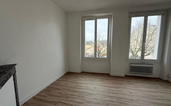 Immeuble à vendre    6 pièces • 152 m2 Marolles-les-Braults