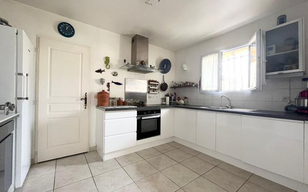 Maison à vendre    4 pièces •  Mèze