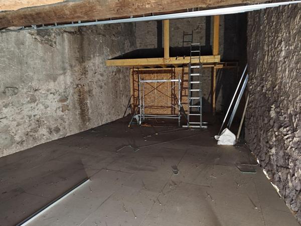 Appartement dans maison de ville à terminer de rénover, idéal investisseur, autres lots disponibles