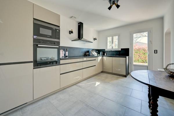 Vente Maison de luxe Aix-en-Provence 8 Pièces 250 m²