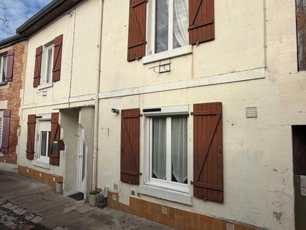 MAISON DE VILLAGE 2 CHAMBRES ET DEPENDANCES