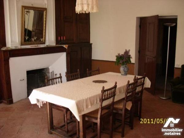 A VENDRE SAINT-AFFRIQUE AVEYRON,  6km du centre ville, Maison de maître à rénover construite en...