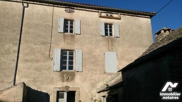 A VENDRE SAINT-AFFRIQUE AVEYRON,  6km du centre ville, Maison de maître à rénover construite en...