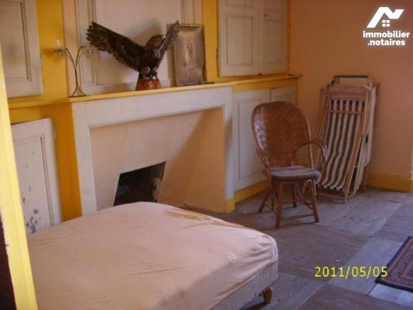 A VENDRE SAINT-AFFRIQUE AVEYRON,  6km du centre ville, Maison de maître à rénover construite en...
