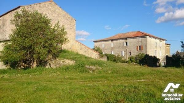 A VENDRE SAINT-AFFRIQUE AVEYRON,  6km du centre ville, Maison de maître à rénover construite en...