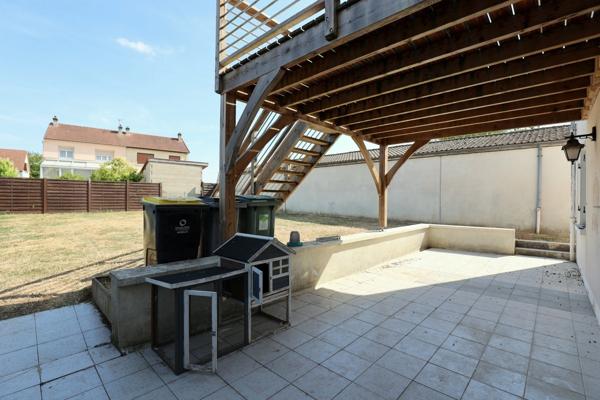 Maison à vendre 6 pièces avec garage en sous sol et jardin plat SAINT MARTIN SUR LE PRE (51)