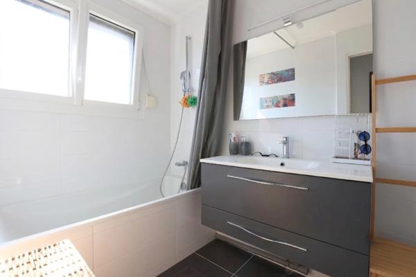 Maison à vendre 6 pièces avec garage en sous sol et jardin plat SAINT MARTIN SUR LE PRE (51)