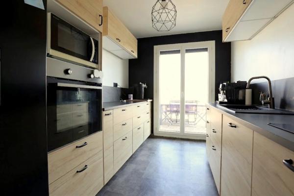 Maison à vendre 6 pièces avec garage en sous sol et jardin plat SAINT MARTIN SUR LE PRE (51)