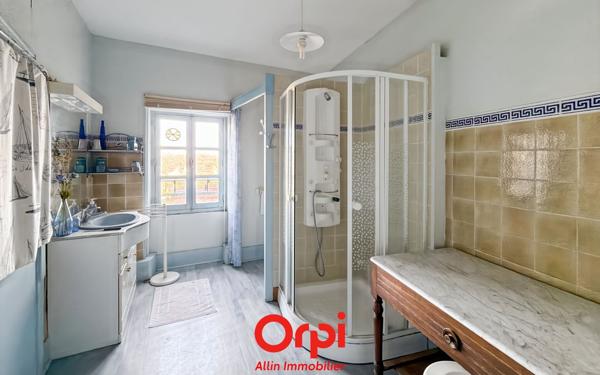 Maison à vendre    7 pièces •  Vallon-en-Sully