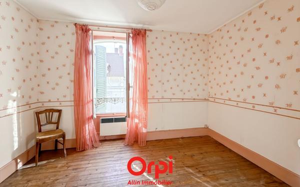 Maison à vendre    7 pièces •  Vallon-en-Sully