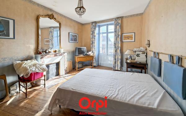 Maison à vendre    7 pièces •  Vallon-en-Sully