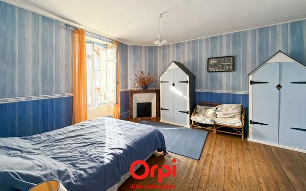 Maison à vendre    7 pièces •  Vallon-en-Sully