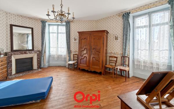 Maison à vendre    7 pièces •  Vallon-en-Sully