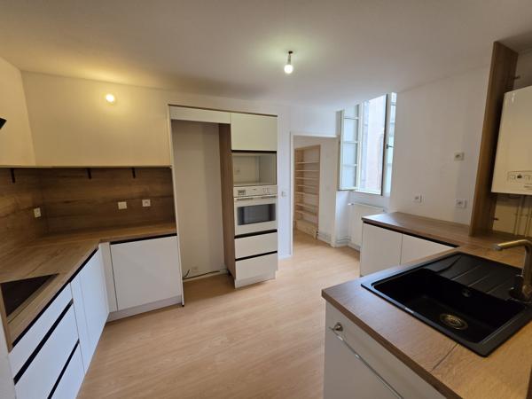 Appartement
         3 pièces
        - 74 m² Exclusivité 123 000 € *