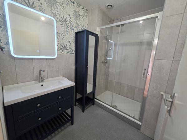 Appartement
         3 pièces
        - 74 m² Exclusivité 123 000 € *
