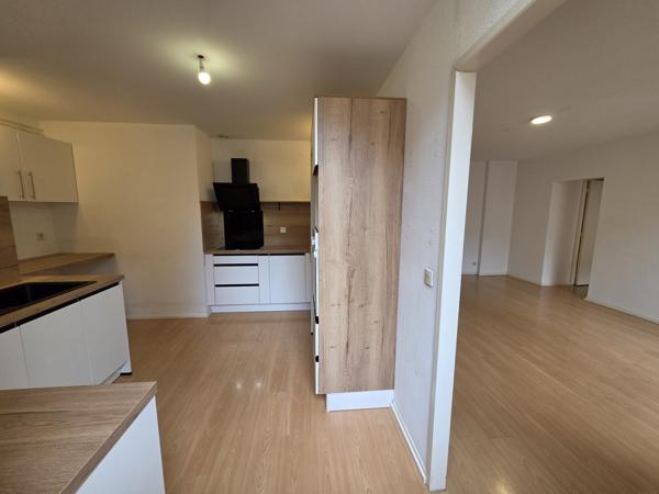 Appartement
         3 pièces
        - 74 m² Exclusivité 123 000 € *