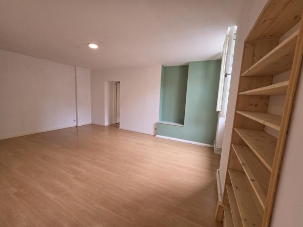 Appartement
         3 pièces
        - 74 m² Exclusivité 123 000 € *