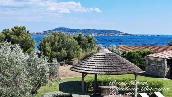 À Vendre : Villa de Prestige avec Vue Imprenable sur l'Étang