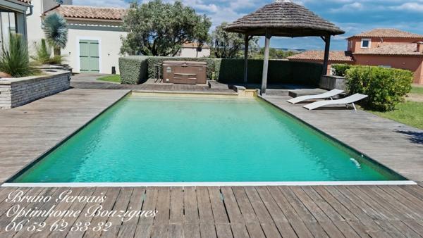 À Vendre : Villa de Prestige avec Vue Imprenable sur l'Étang