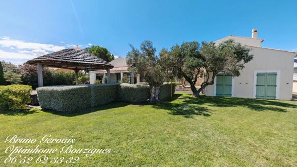 À Vendre : Villa de Prestige avec Vue Imprenable sur l'Étang