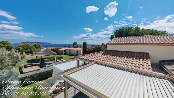 À Vendre : Villa de Prestige avec Vue Imprenable sur l'Étang