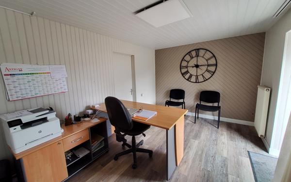 LONGERE ET SES DEPENDANCES