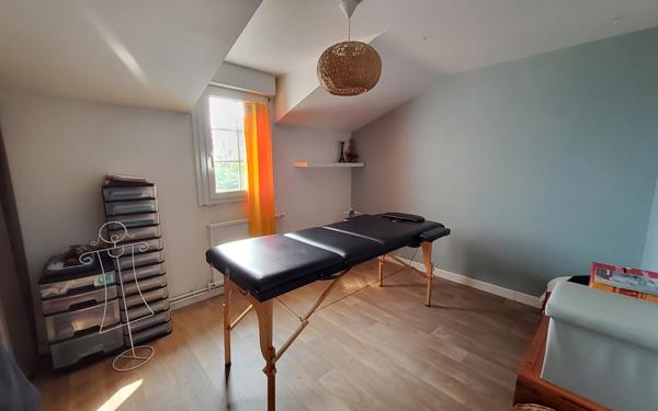 LONGERE ET SES DEPENDANCES