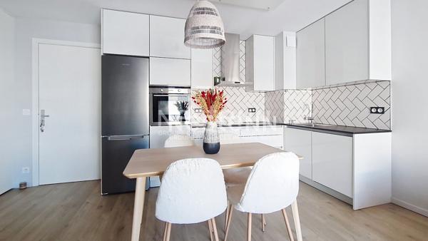 A louer : Appartement meublé de 2 pièces de 41 m² avec balcon et parking s/sol.