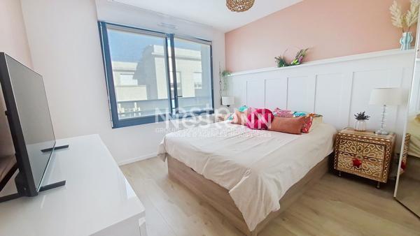 A louer : Appartement meublé de 2 pièces de 41 m² avec balcon et parking s/sol.