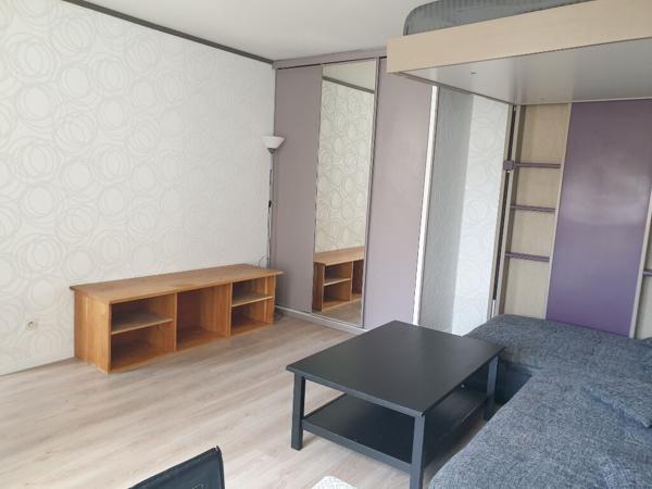 Studio meublé ...