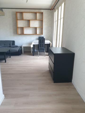 Studio meublé ...