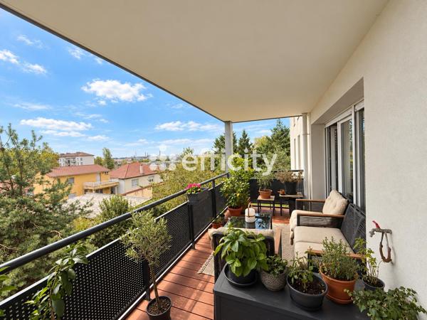 Appartement
         3 pièces
        - 58 m² 188 000 € *