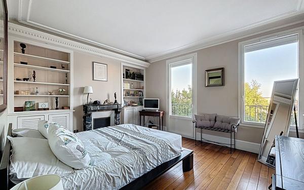 Maison à vendre    5 pièces • 180 m2 Suresnes