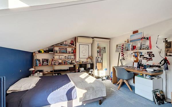 Maison à vendre    5 pièces • 180 m2 Suresnes