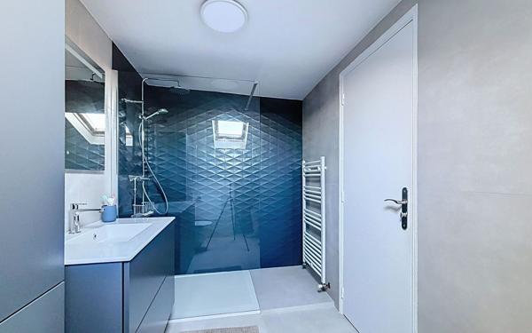 Maison à vendre    5 pièces • 180 m2 Suresnes