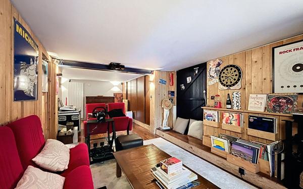 Maison à vendre    5 pièces • 180 m2 Suresnes