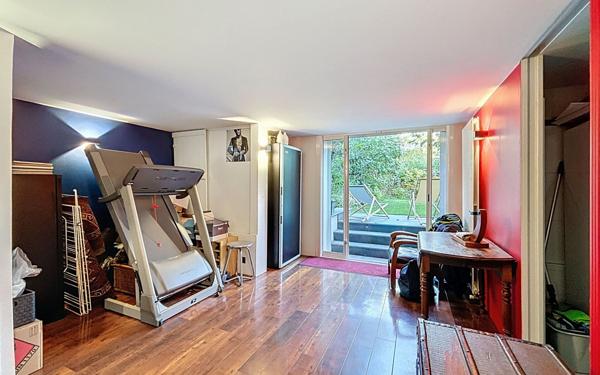 Maison à vendre    5 pièces • 180 m2 Suresnes