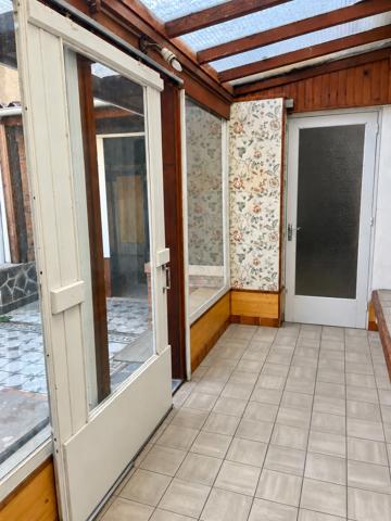 MAISON DE BOURG DE 160 M2 avec Cour et Garage.