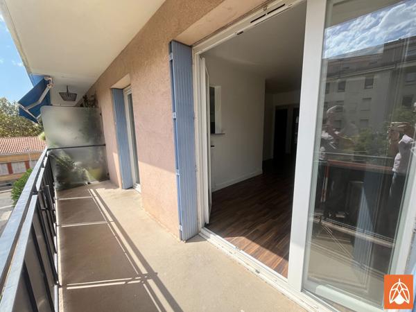 SALON-DE-PROVENCE ? T3 avec balcon ascenseur et parking privatif Salon de provence