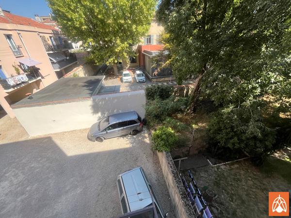 SALON-DE-PROVENCE ? T3 avec balcon ascenseur et parking privatif Salon de provence