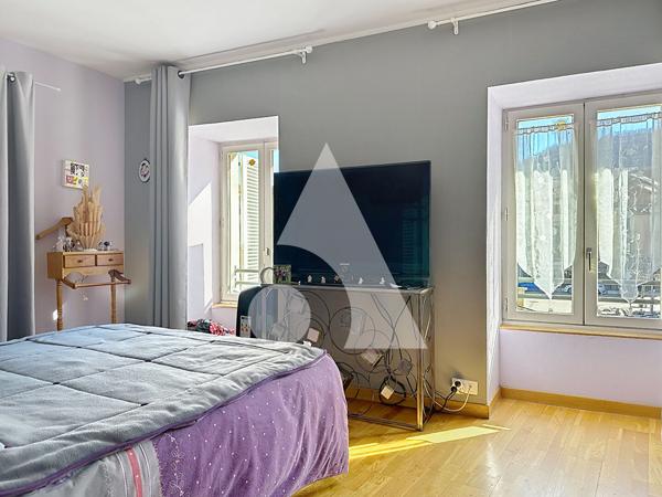 Appartement 4 pièces 122.79 m2