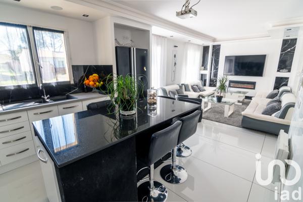 Maison à vendre 6 pièces 120 m² Saint-Médard-de-Guizières