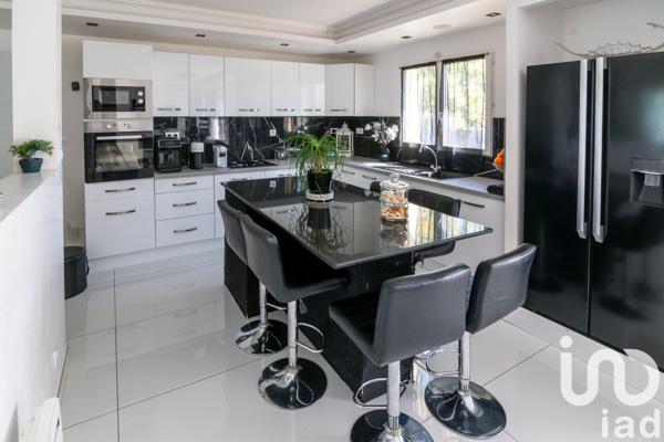 Maison à vendre 6 pièces 120 m² Saint-Médard-de-Guizières