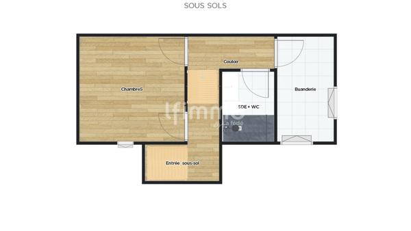 Maison familiale avec extérieur et stationnement